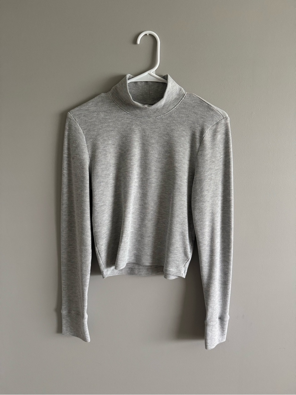American Eagle Women’s Light Gray Mock Neck Ribbed Long-Sleeve Top